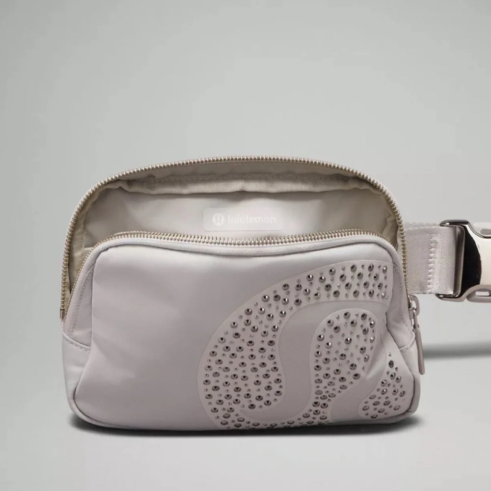 Lululemon 1L Vapor White with Studded Logo Everywhere Belt Bag BRAND NEW